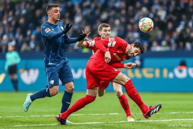 亚博体育在线-德甲关键时刻走向成谜，埃因霍温造点机会，更衣室稳定，身体对抗强度拉满的简单介绍-亚博体育在线