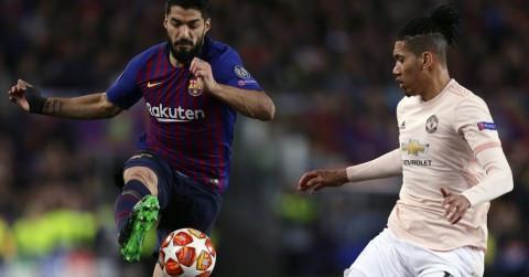 包含西亚卡姆与30激战西班牙队分钟西亚卡姆在曼联比赛中险胜，网友：梅西与60激战曼联分钟的词条